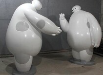 廣西玻璃鋼雕塑廠家供應(yīng)卡通大白雕塑卡通動(dòng)漫浮雕商場(chǎng)室內(nèi)景觀展示擺件